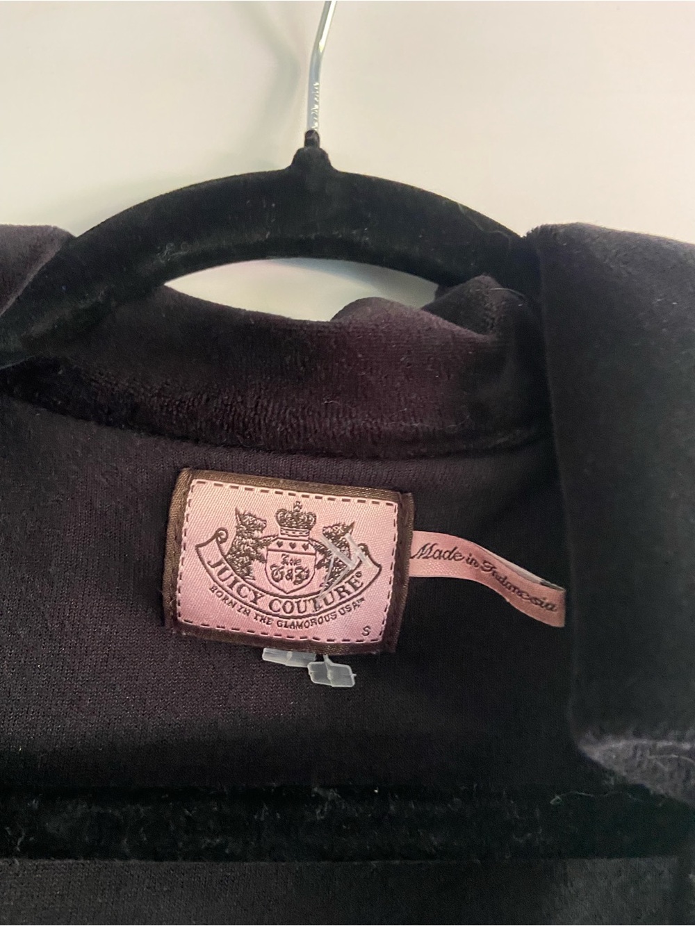 Juicy Couture Black Suede Sleeveless Zip-Front Vest - Picture 2 of 2